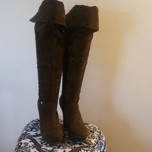 Ladies suede boots